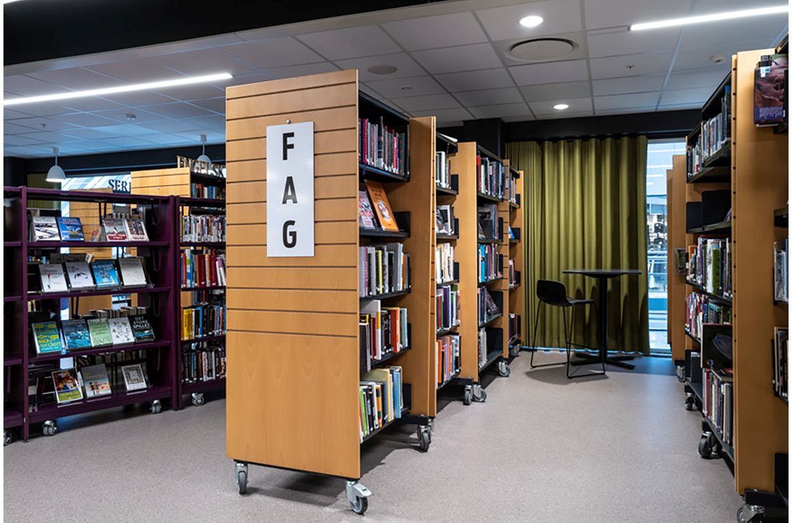 Strilabiblioteket, Knarvik, Norwegen - Öffentliche Bibliothek