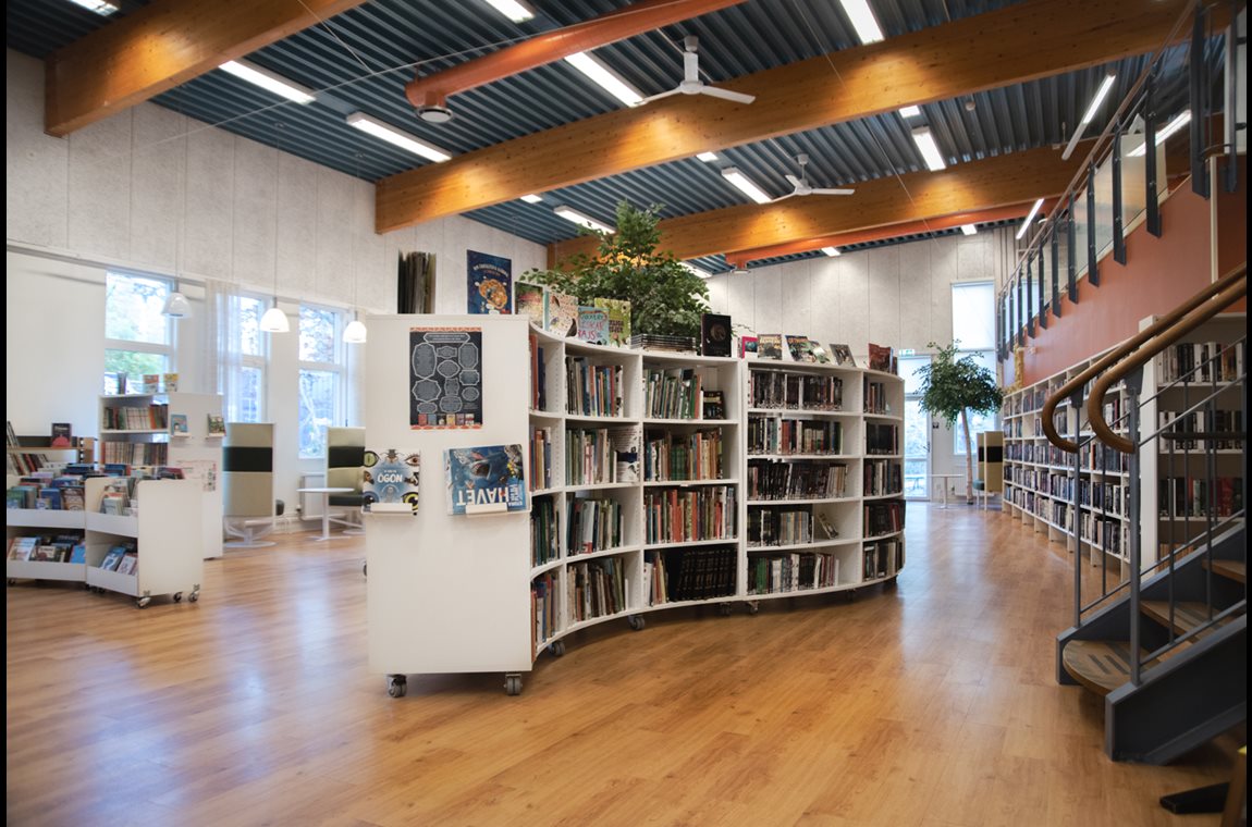 Bibliothèque municipale de Krokek, Suède - Bibliothèque municipale et BDP