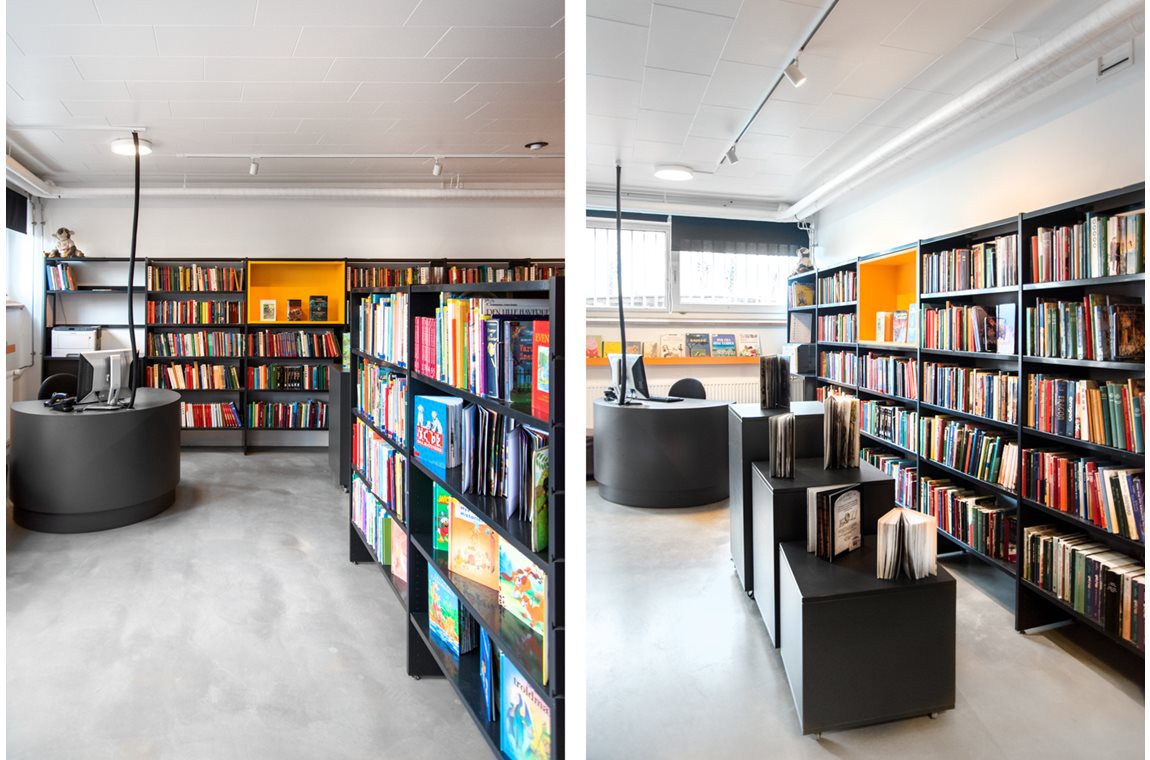 Sankt Knud Lavard School, Denmark - School libraries