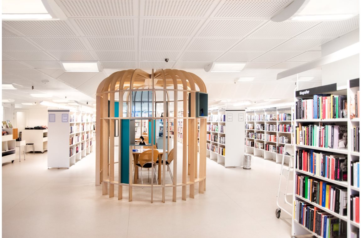 Bibliothèque publique de Ishøj, Danemark - Bibliothèque municipale