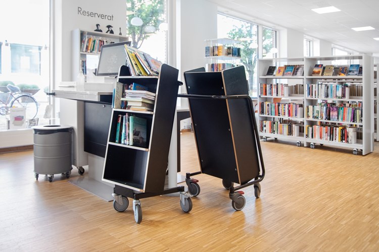 Möbelfakta-certified Halland Book Trolley - Plus Design