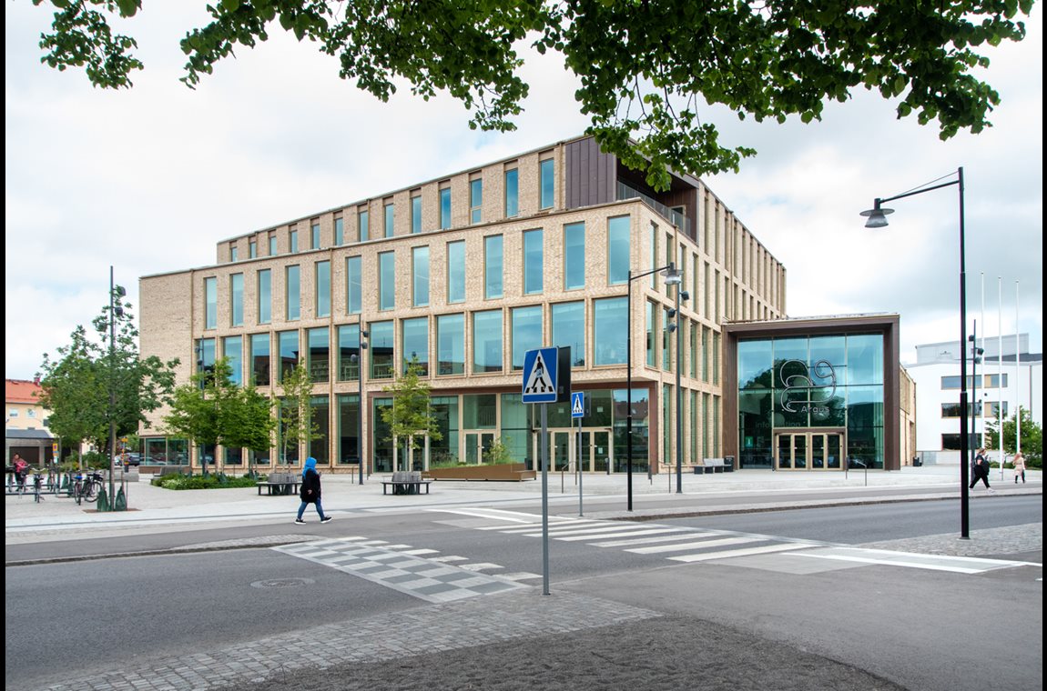 Bibliothèque municipale de Falkenberg, Suède - Bibliothèque municipale et BDP