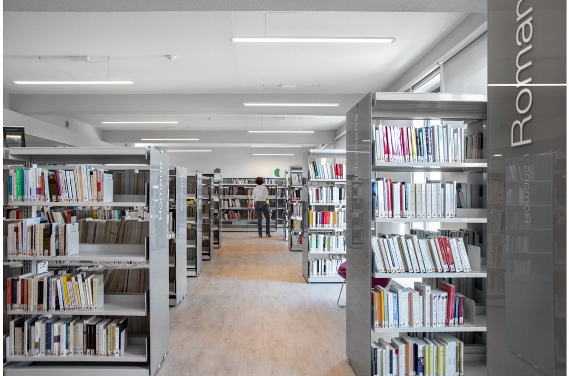 Bibliothèque municipale de Thuir, France - Bibliothèque municipale et BDP