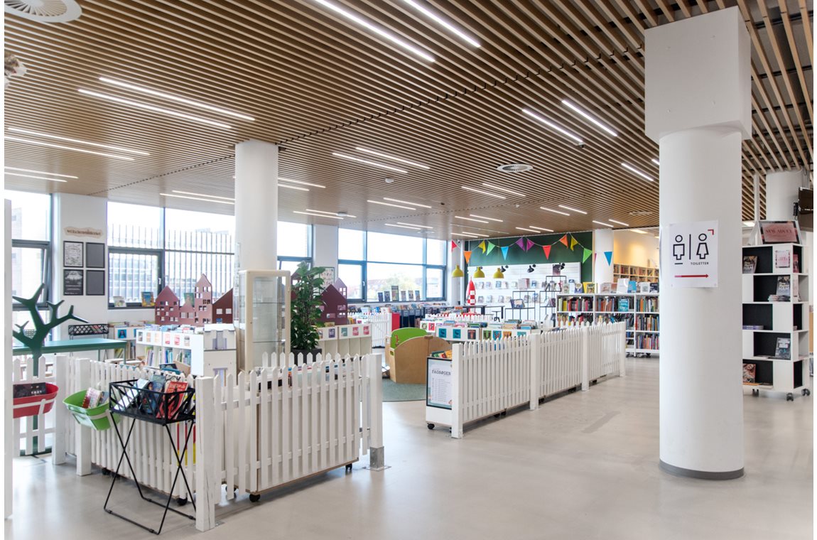 Bibliothèque municipale de Odense, Danemark - Bibliothèque municipale et BDP