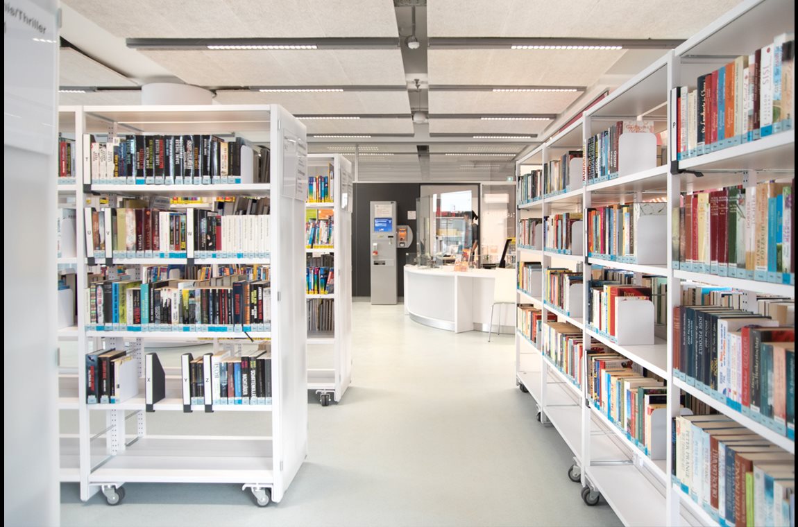 Öffentliche Bibliothek Augsburg-Lechhausen, Deutschland - Öffentliche Bibliothek