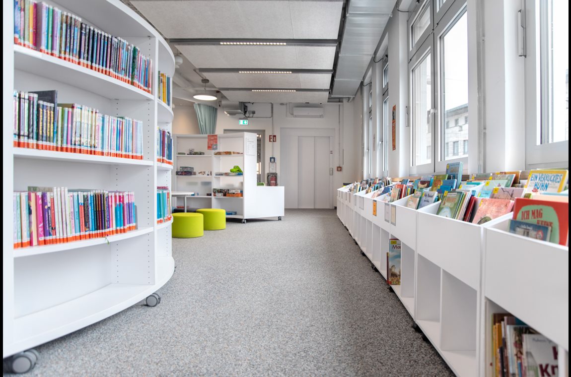 Openbare bibliotheek Augsburg-Lechhausen, Duitsland - Openbare bibliotheek
