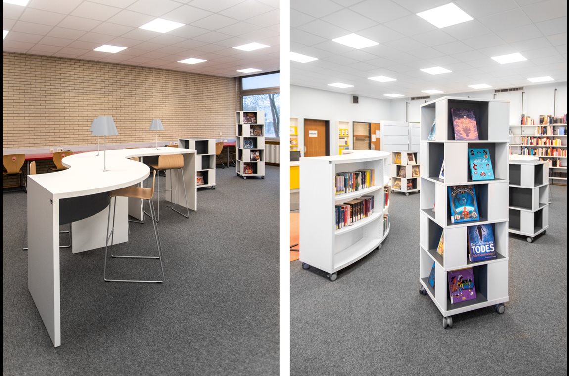 Sindelfingen High School, Germany - School library