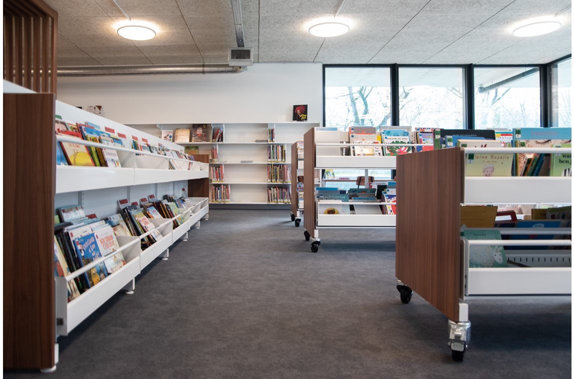 Bibliothèque municipale d'Sint-Pieters-Leeuw, Belgique - Bibliothèque municipale et BDP