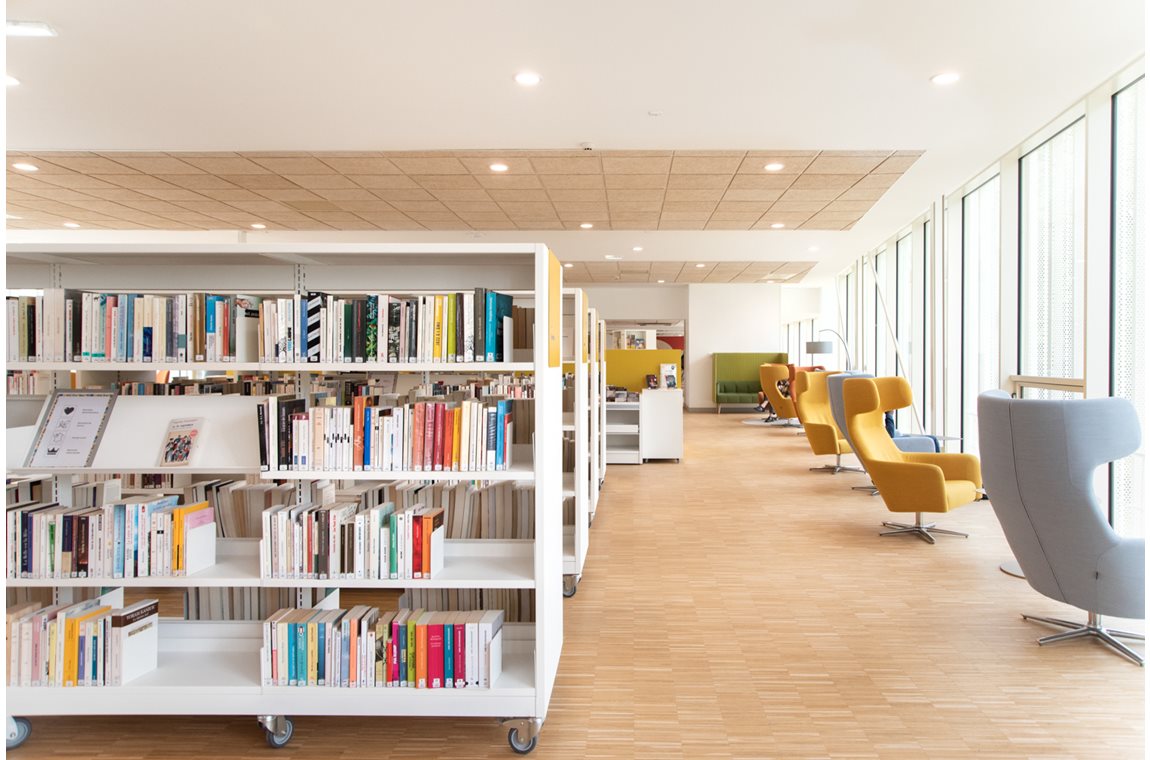 Pierre Monot à Niort Bibliotek, Frankrig - Offentligt bibliotek