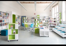 frankfurt-an-main_igs_school_library_land_001.jpg