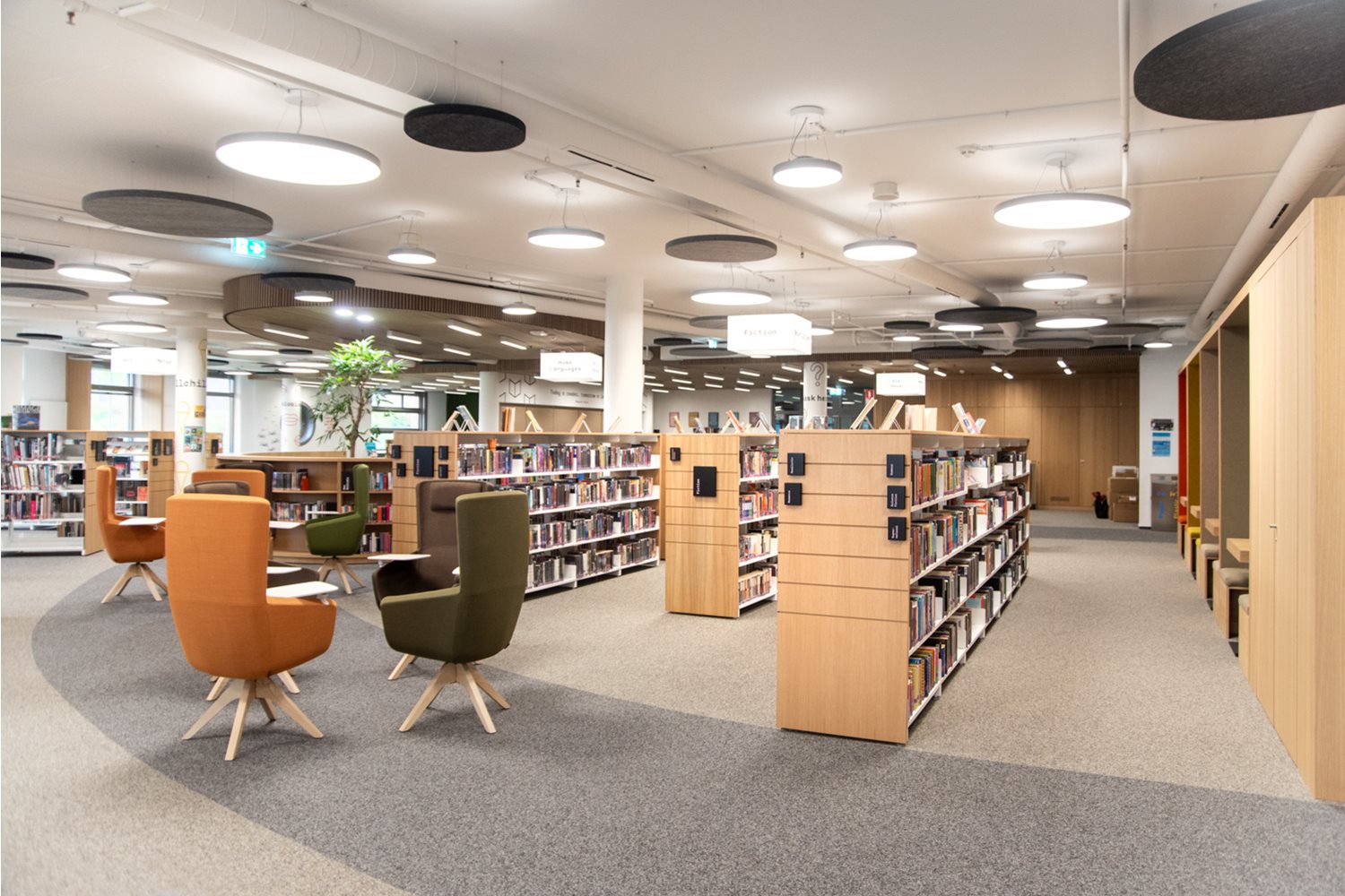 Isl Library International School of Luxembourg - Upper School