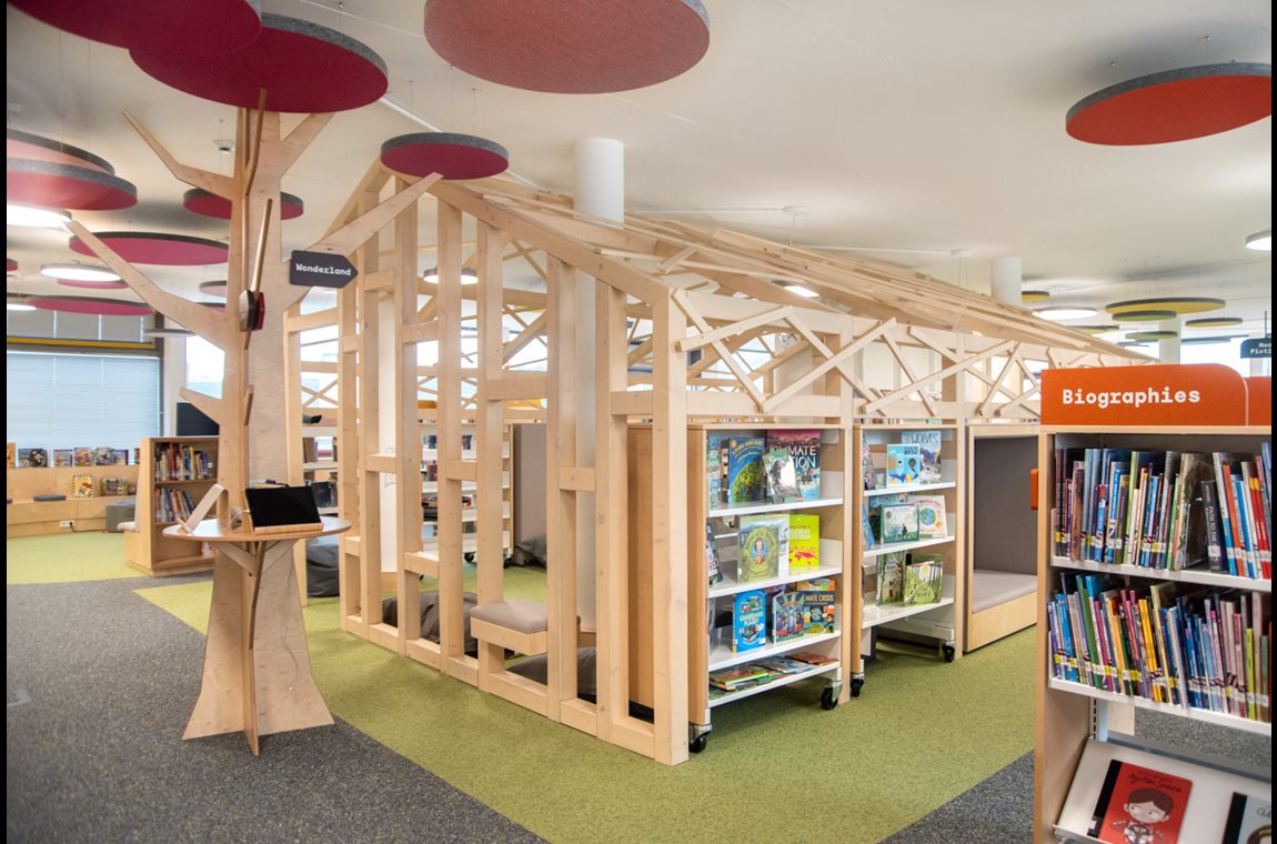 International School of Luxembourg - Lower School - School library