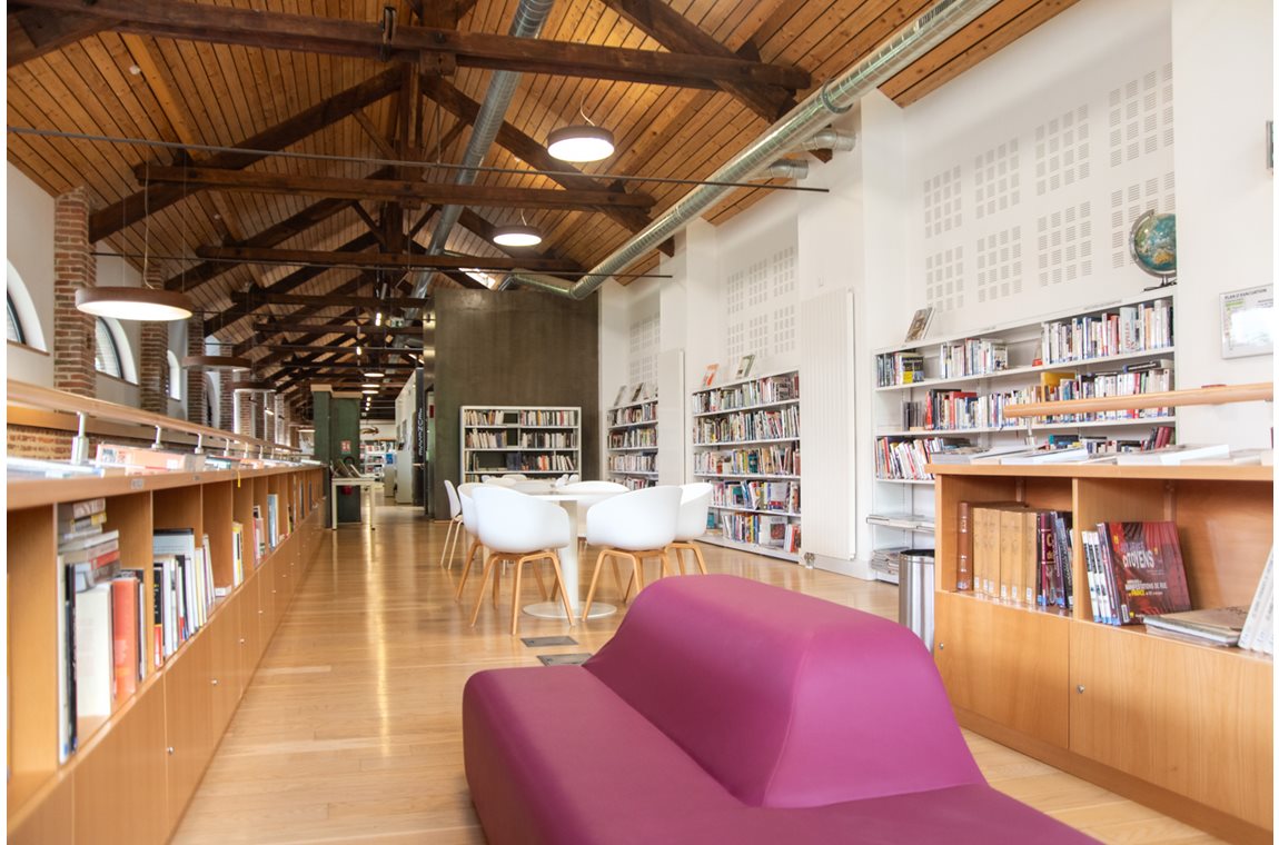 Médiathèque Montech, France - Bibliothèque municipale et BDP