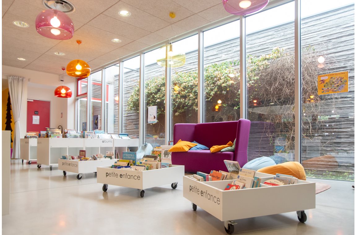 Varihes Public Library, France - Public library
