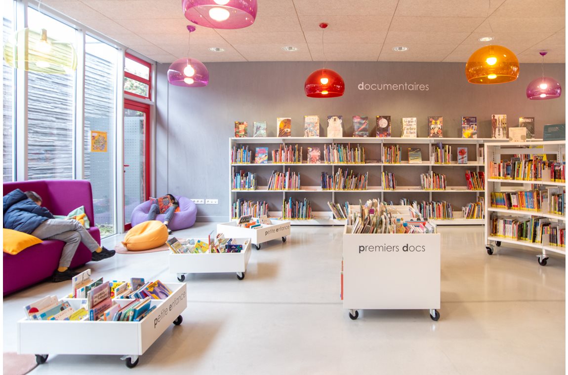 Varihes Public Library, France - Public library