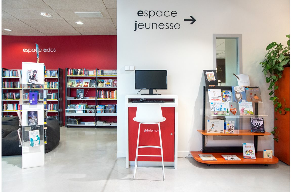 Varihes Public Library, France - Public library
