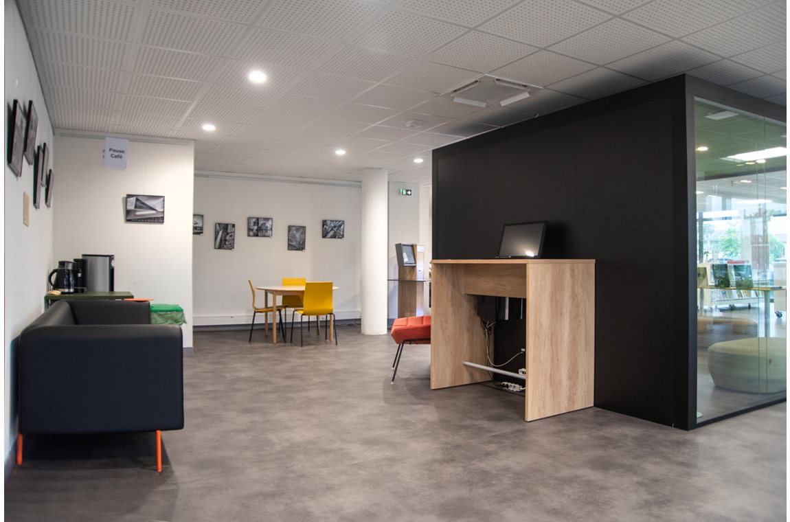 Plaisance-du-Touch Public Library, France - Public library