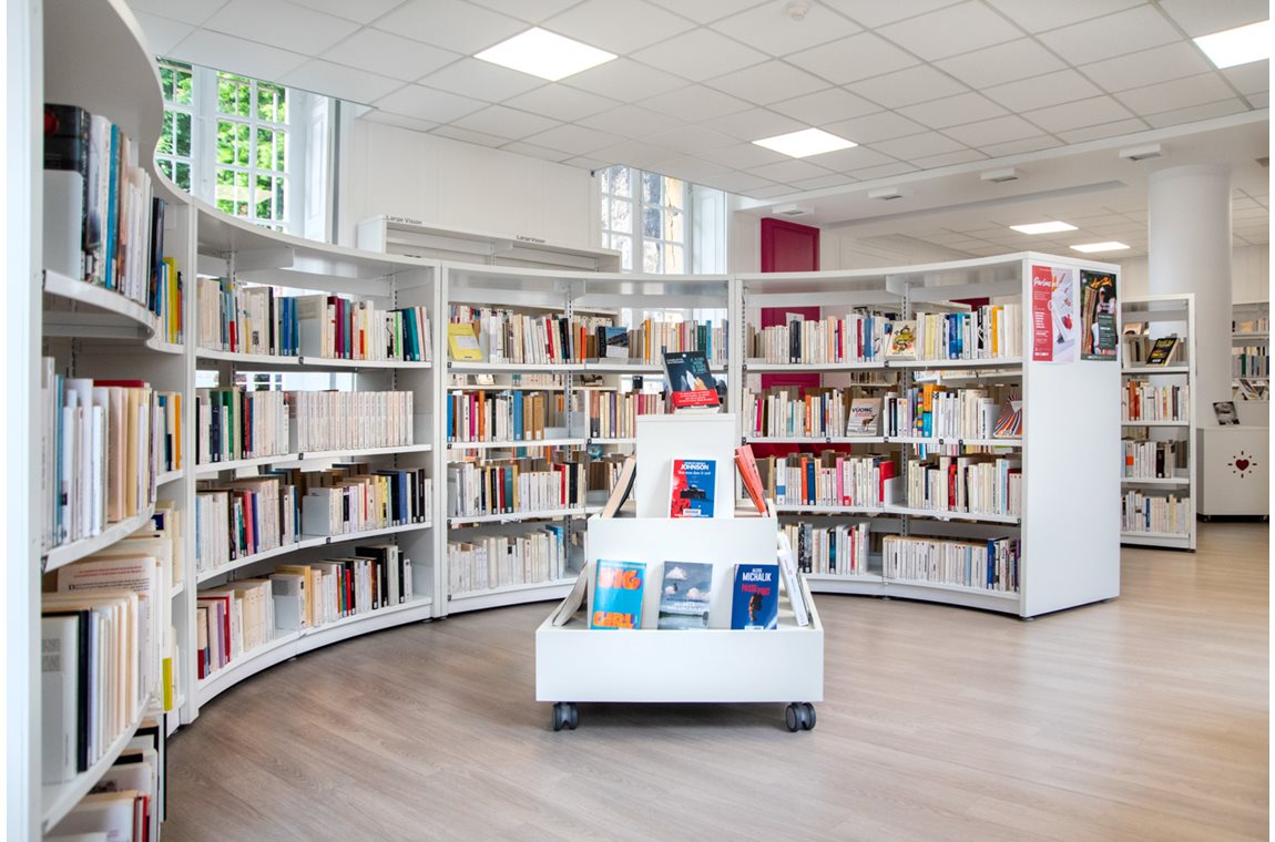Médiathèque Etampes, France - Bibliothèque municipale et BDP