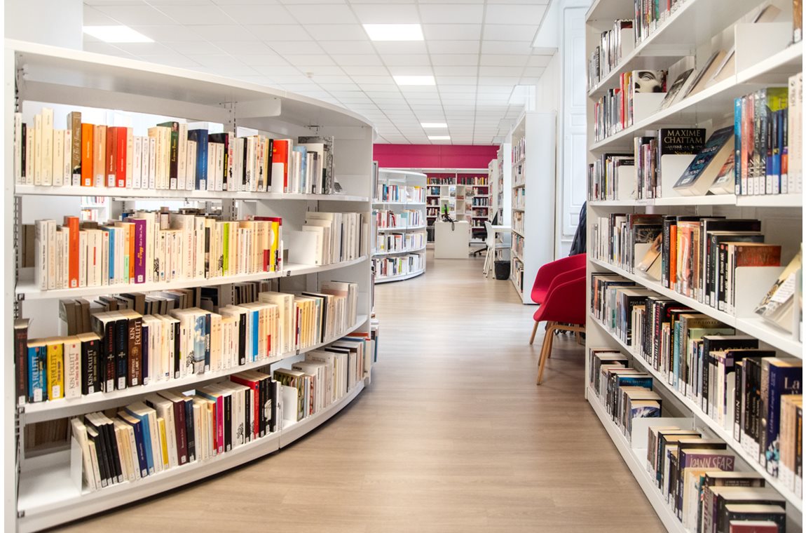 Médiathèque Etampes, France - Bibliothèque municipale et BDP