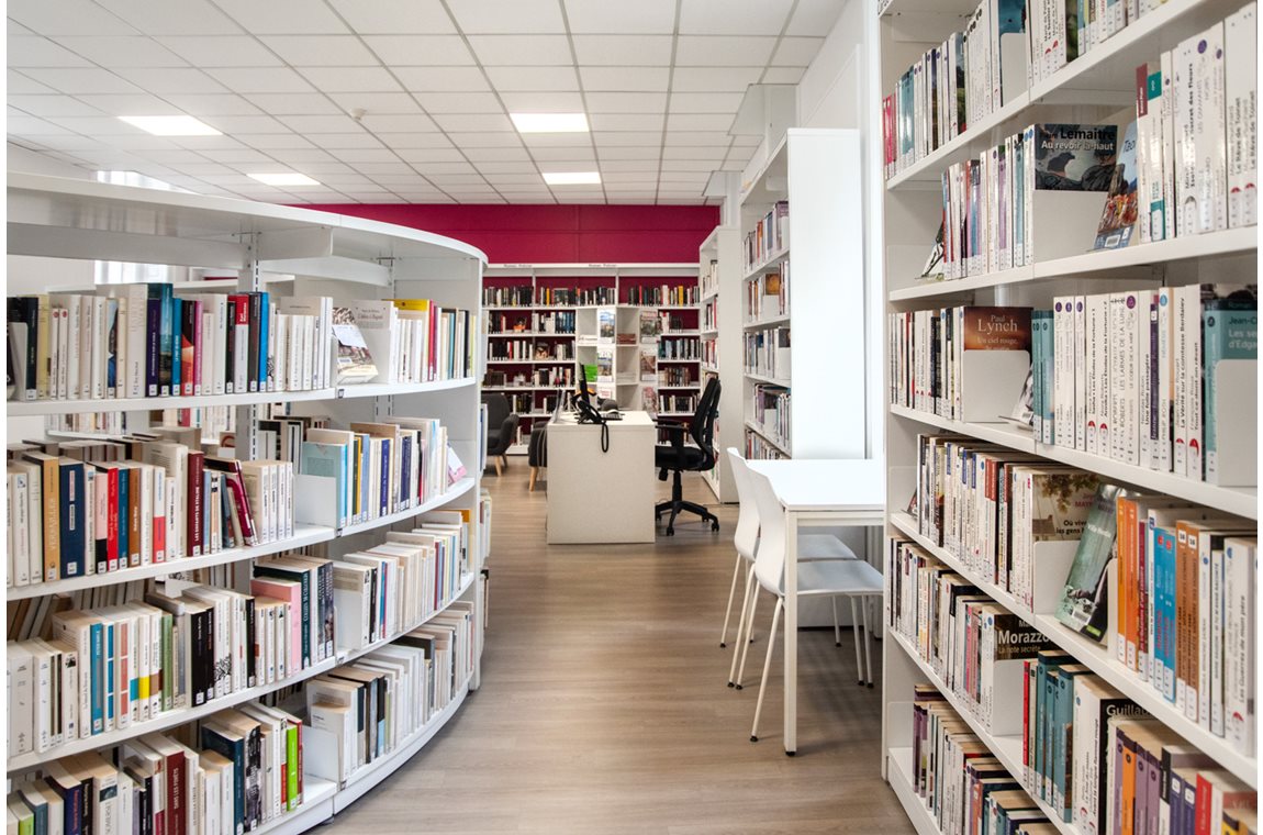 Médiathèque Etampes, France - Bibliothèque municipale et BDP