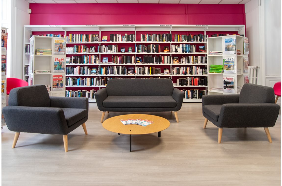 Médiathèque Etampes, France - Bibliothèque municipale et BDP