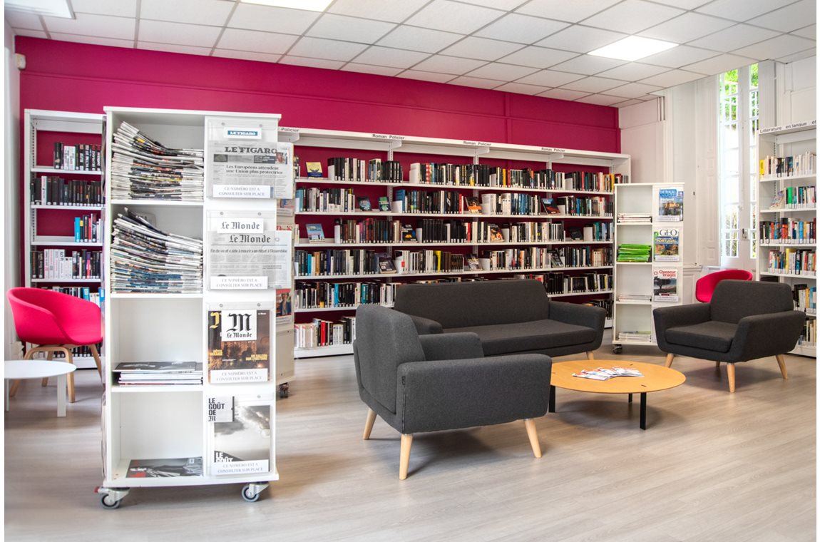 Médiathèque Etampes, France - Bibliothèque municipale et BDP