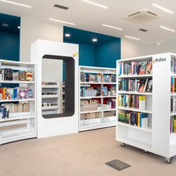Öffentliche Bibliothek Angerville, Frankreich