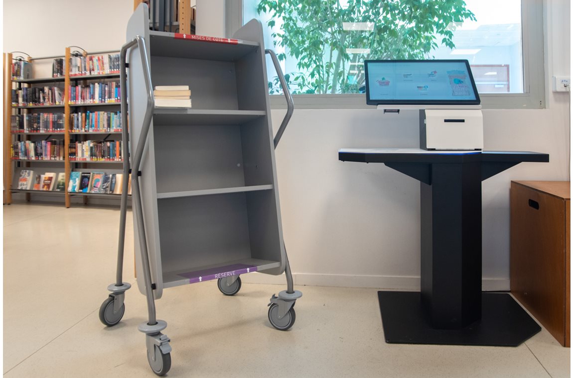 Médiathèque Decines-Charpieu, France - Bibliothèque municipale et BDP