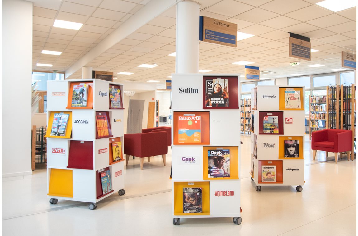 Médiathèque Decines-Charpieu, France - Bibliothèque municipale et BDP