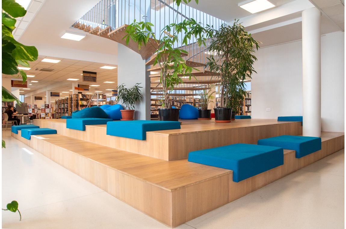Médiathèque Decines-Charpieu, France - Bibliothèque municipale et BDP