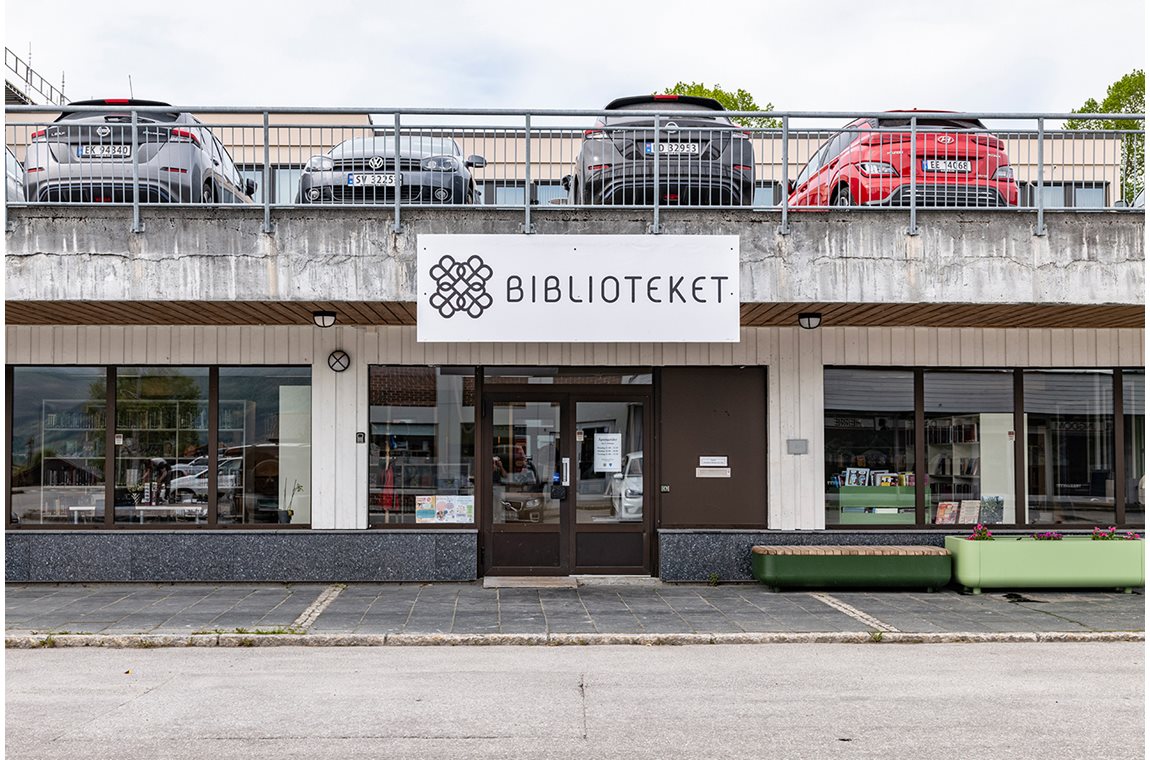 Bibliothèque de Hustadvika, Eide, Norvège - Bibliothèque municipale et BDP