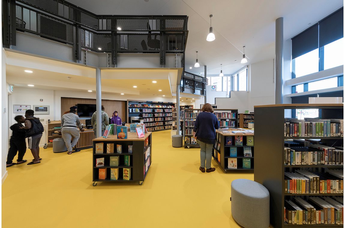 Öffentliche Bibliothek Macmillan Hub, Großbritannien - Öffentliche Bibliothek