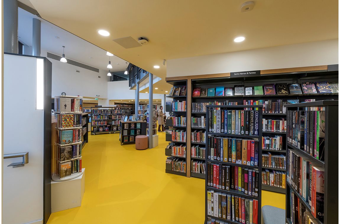 Öffentliche Bibliothek Macmillan Hub, Großbritannien - Öffentliche Bibliothek