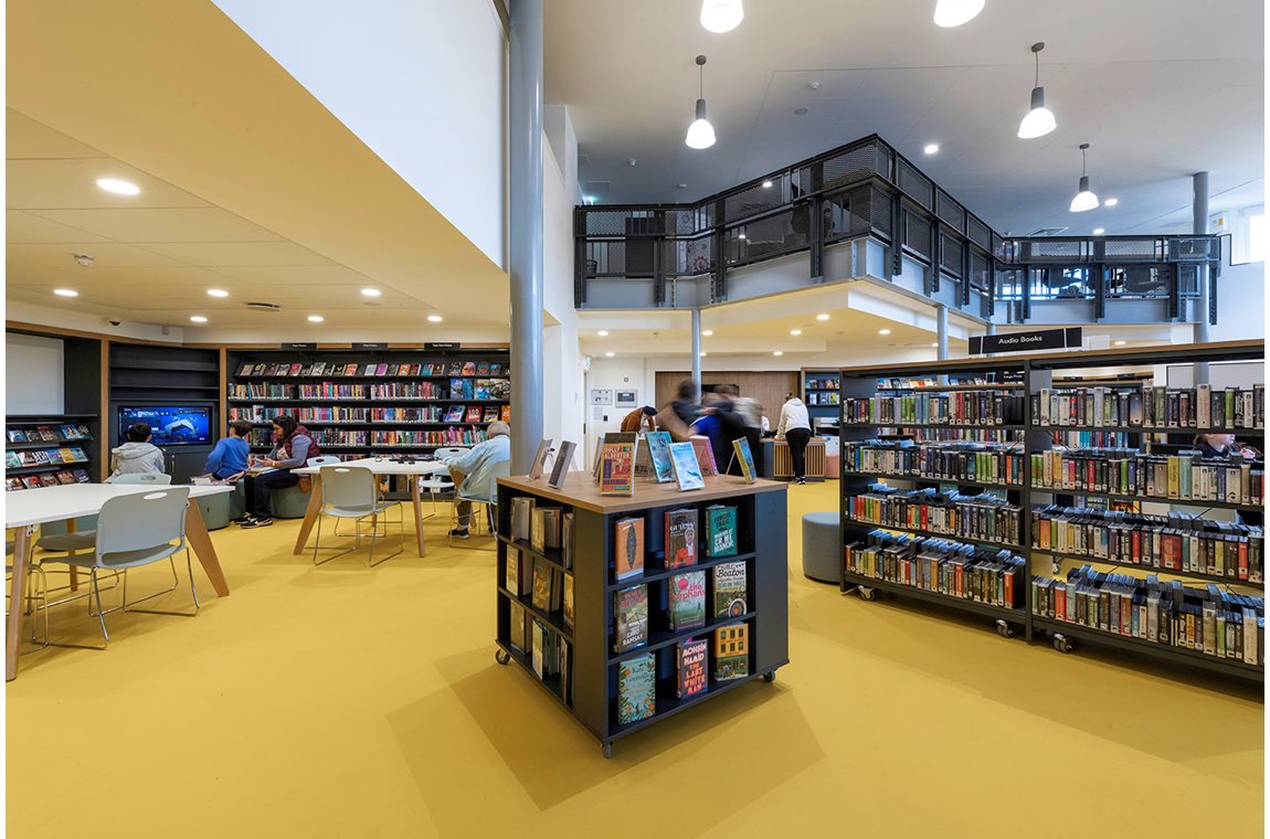 Öffentliche Bibliothek Macmillan Hub, Großbritannien - Öffentliche Bibliothek