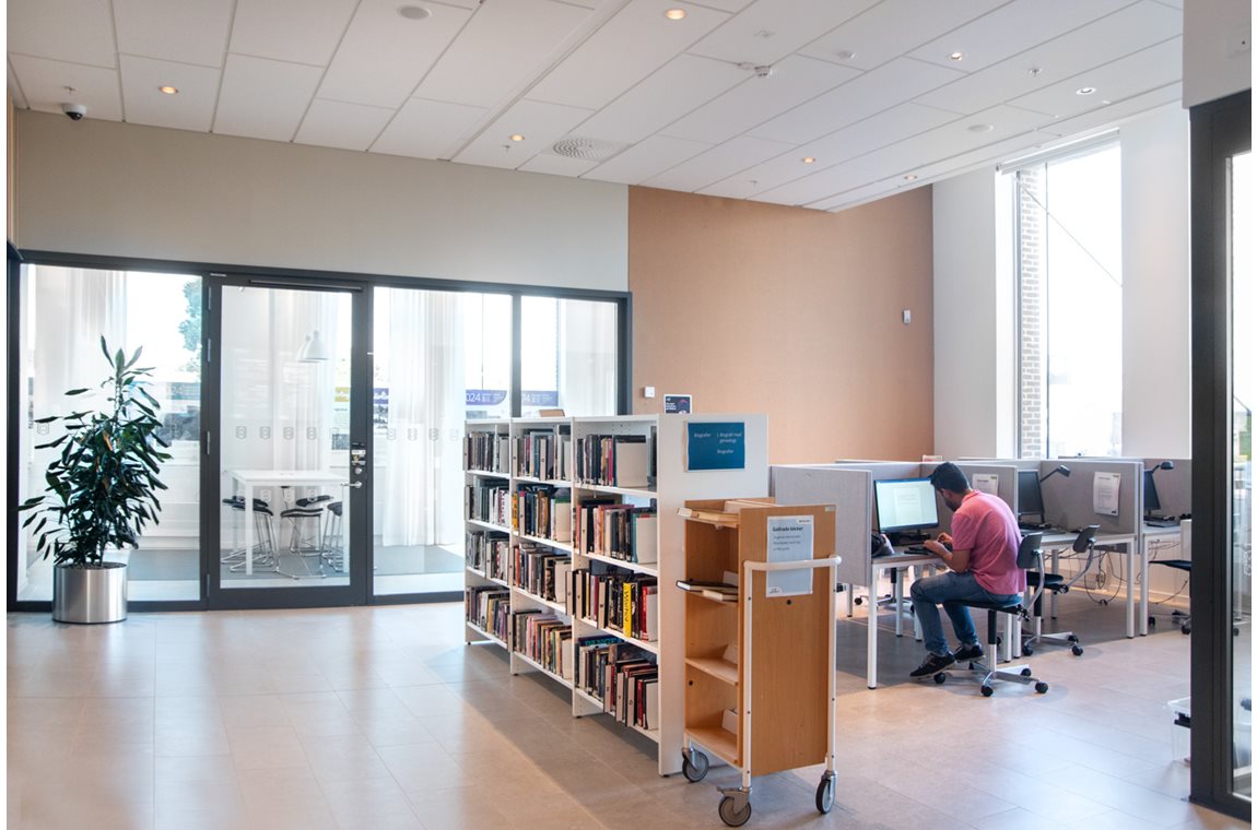 Bibliothéque municipale de Kävlinge, Suède - Bibliothèque municipale et BDP
