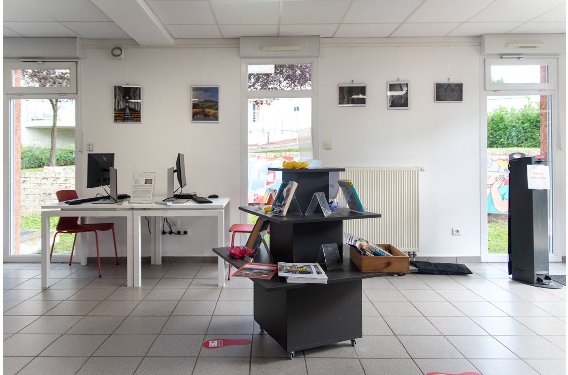 Öffentliche Bibliothek Savigneux, Frankreich - Öffentliche Bibliothek