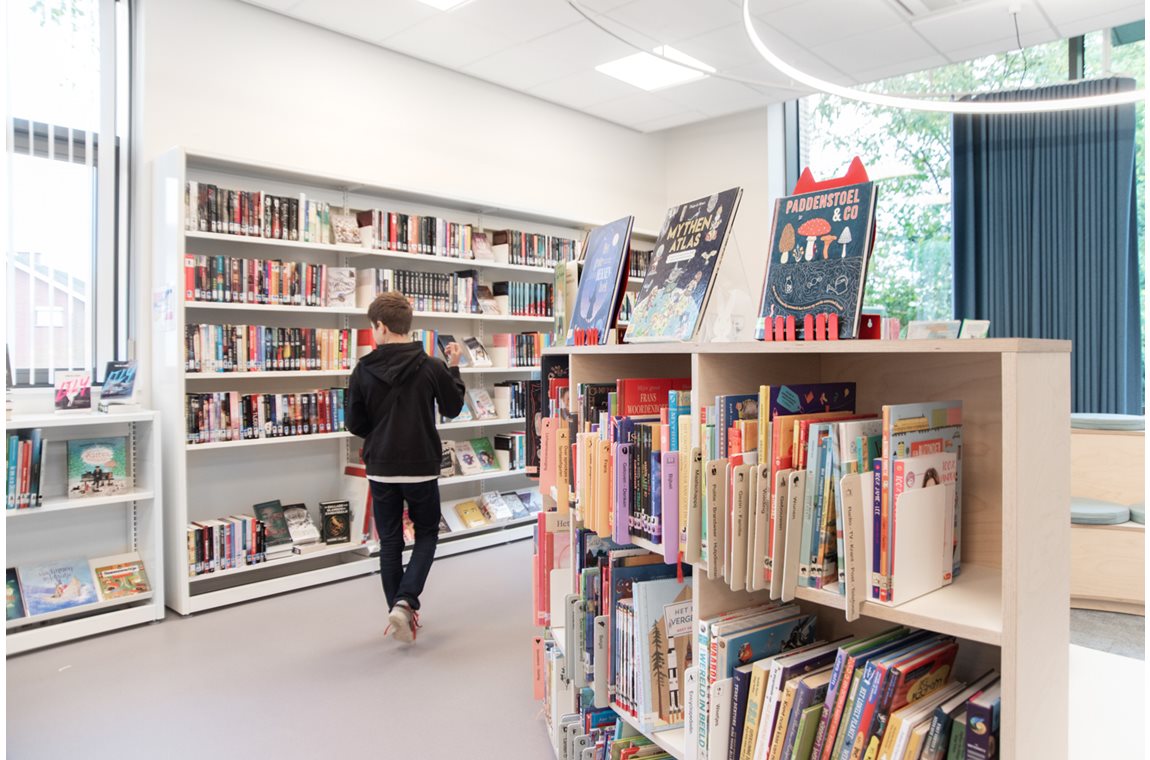 Bibliothèque municipale d'Zingem, Belgique - Bibliothèque municipale et BDP