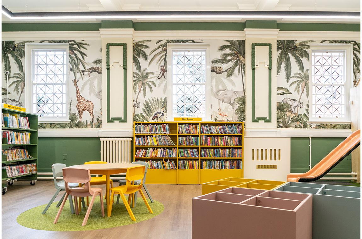Bibliothèque de Chorlton, Manchester , Royaume-Uni - Bibliothèque municipale et BDP