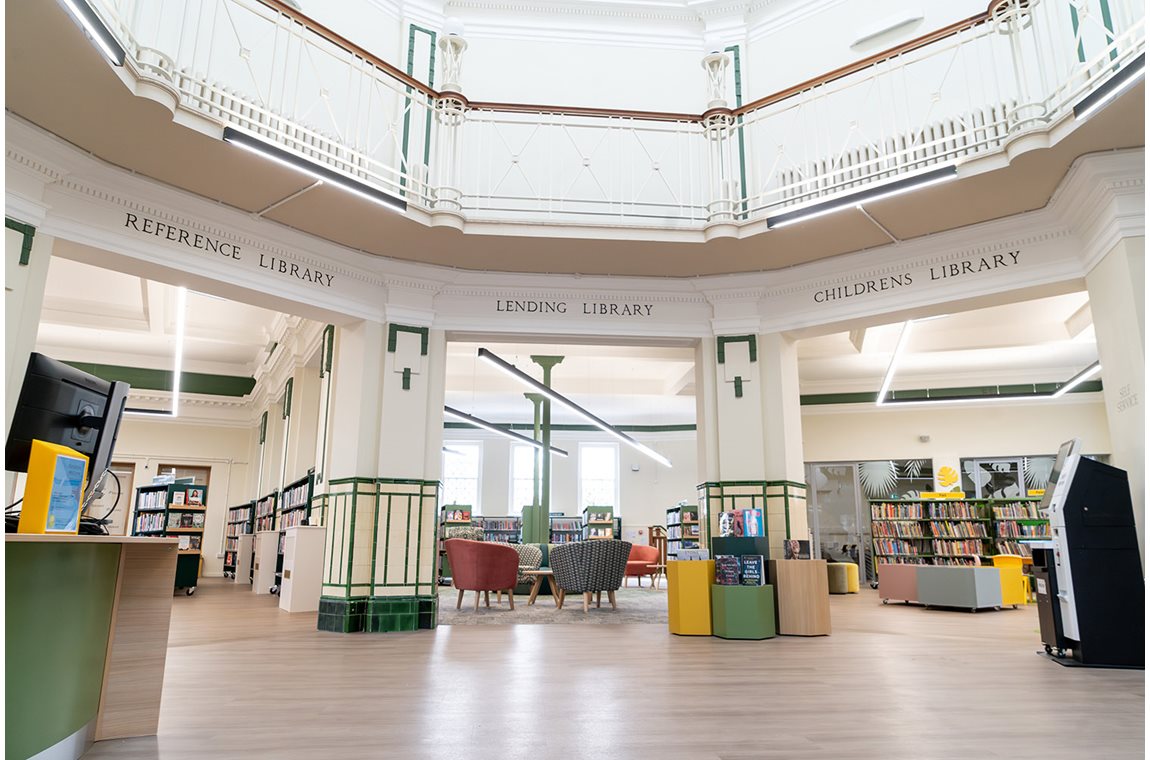 Bibliothèque de Chorlton, Manchester , Royaume-Uni - Bibliothèque municipale et BDP