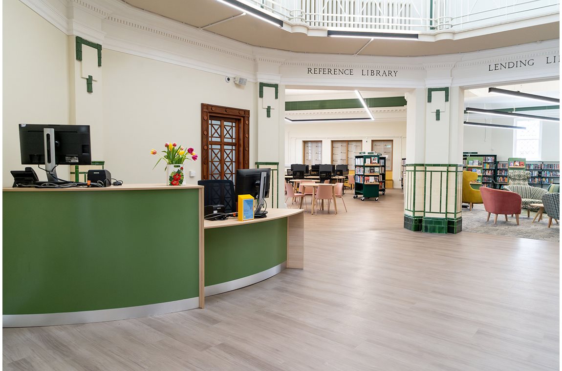 Bibliothèque de Chorlton, Manchester , Royaume-Uni - Bibliothèque municipale et BDP