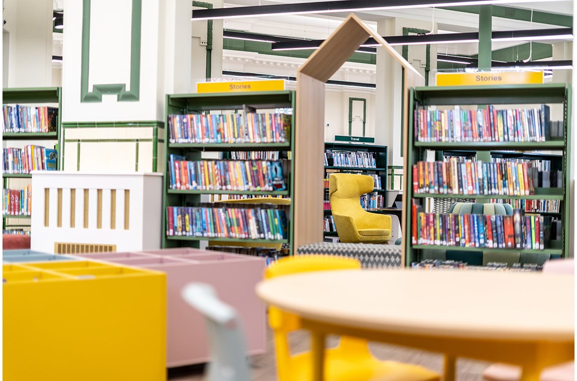 Bibliothèque de Chorlton, Manchester , Royaume-Uni - Bibliothèque municipale et BDP