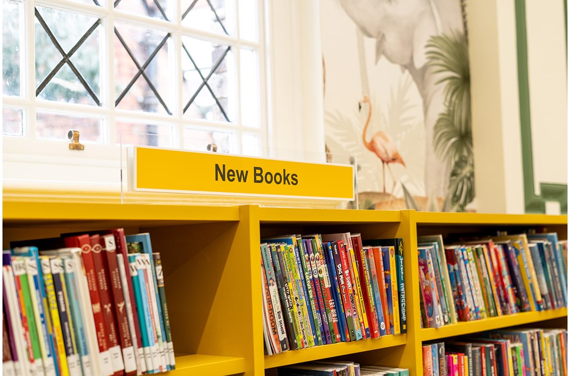 Bibliothèque de Chorlton, Manchester , Royaume-Uni - Bibliothèque municipale et BDP