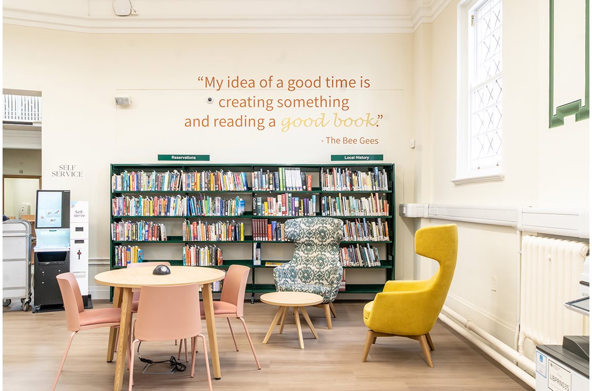 Bibliothèque de Chorlton, Manchester , Royaume-Uni - Bibliothèque municipale et BDP