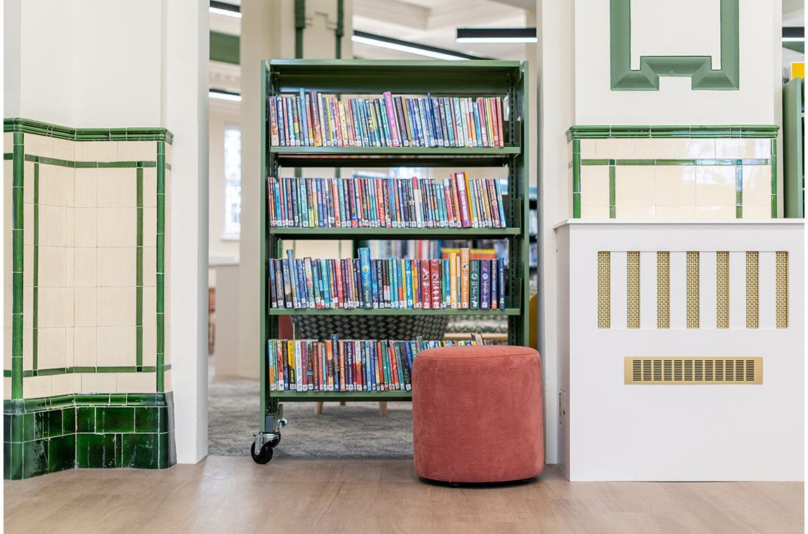 Bibliothèque de Chorlton, Manchester , Royaume-Uni - Bibliothèque municipale et BDP