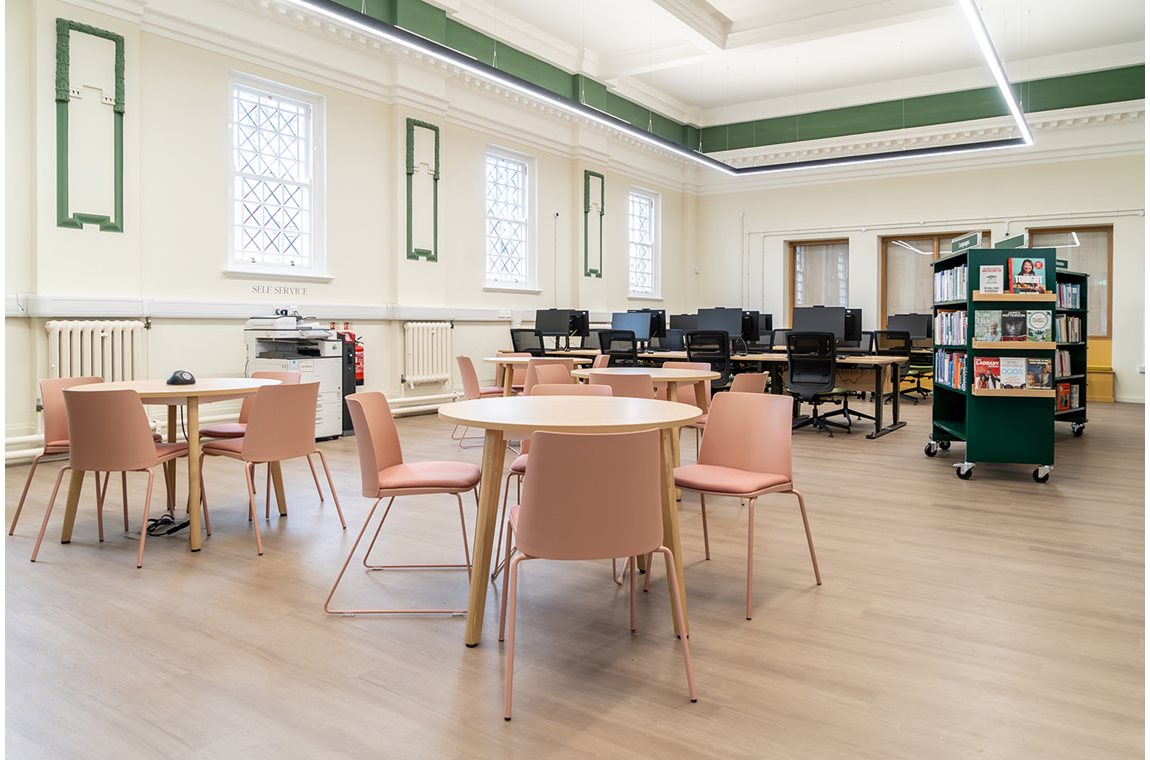Bibliothèque de Chorlton, Manchester , Royaume-Uni - Bibliothèque municipale et BDP