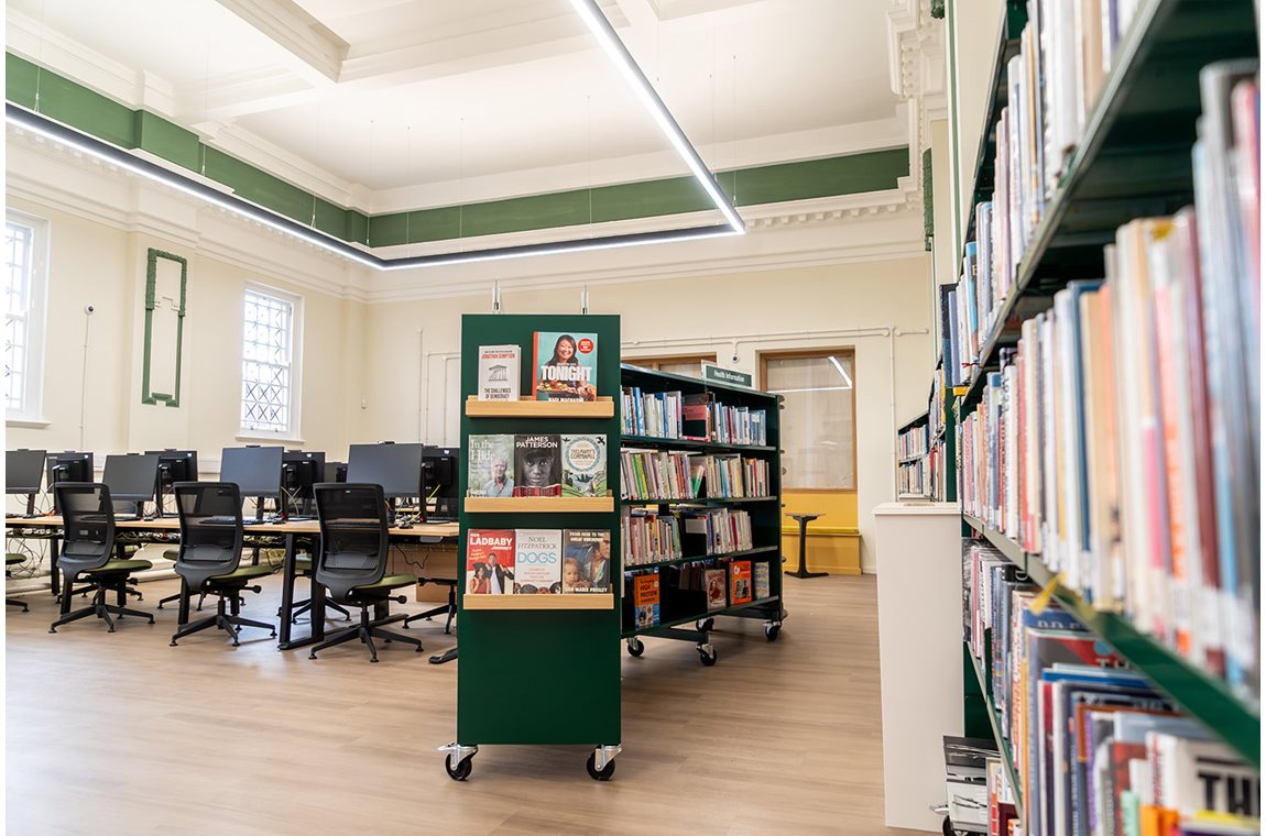 Bibliothèque de Chorlton, Manchester , Royaume-Uni - Bibliothèque municipale et BDP
