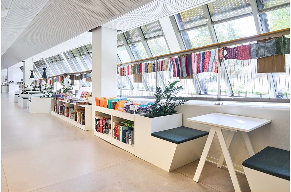 Kulturium Ishøj Bibliothek, Dänemark - Öffentliche Bibliothek