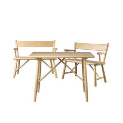 E1577 - Set med bord och 2 bänkar